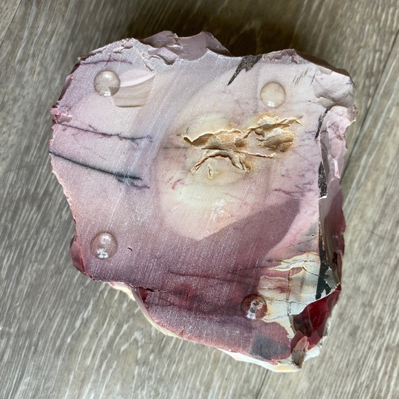 Mookaite Red, Pink and White Stone Tea-light/Candle Holder - Picture 2 of 5